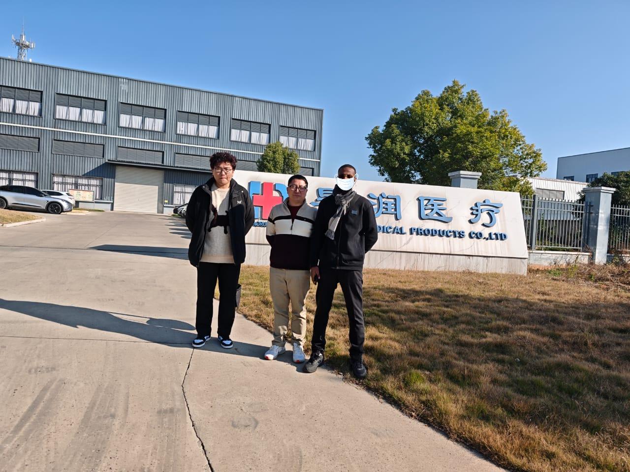 Afrika-klient besøker fabrikken vår 15. desember 2025: Fremme potensialet for dyptgående samarbeid