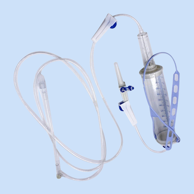 Pediatrisk infusjonssett med burette